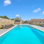 Pet Friendly In