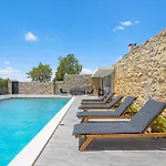 Ferienhaus Pet Friendly In Skradin