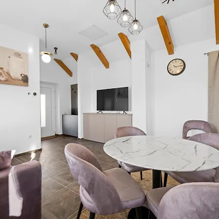 Beautiful In With Kitchen בית נופש