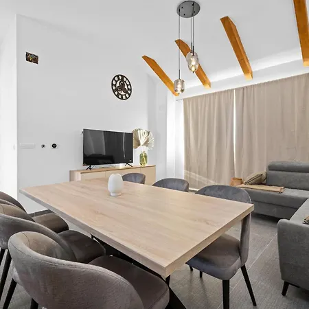 Beautiful In Skradin With Kitchen Feriehus