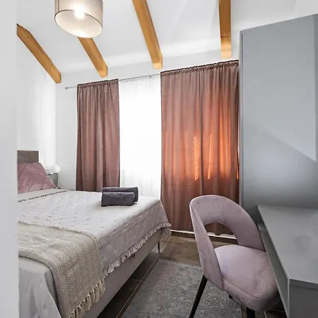 Feriehus Beautiful In Skradin With Kitchen *