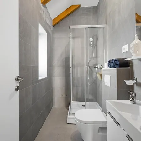 Beautiful In Skradin With Kitchen Сasa de vacaciones *