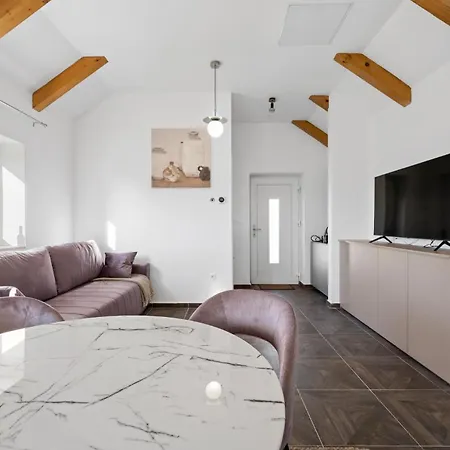 Beautiful In Skradin With Kitchen Сasa de vacaciones *