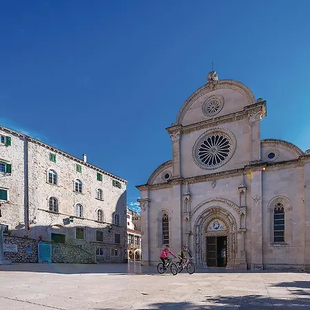 Stunning In Holiday home Skradin