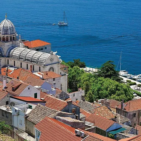 בית נופש Beautiful In With Kitchen סקארדין