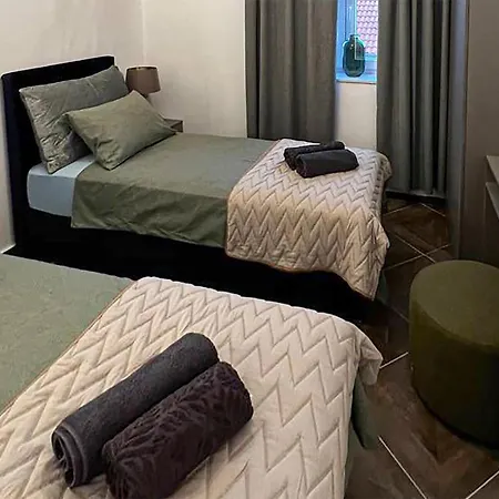 Beautiful In Skradin With Kitchen Сasa de vacaciones