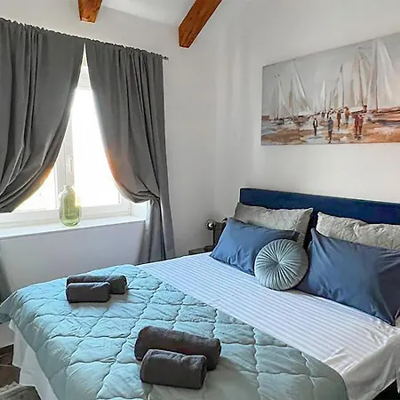 Stunning Home In Skradin *
