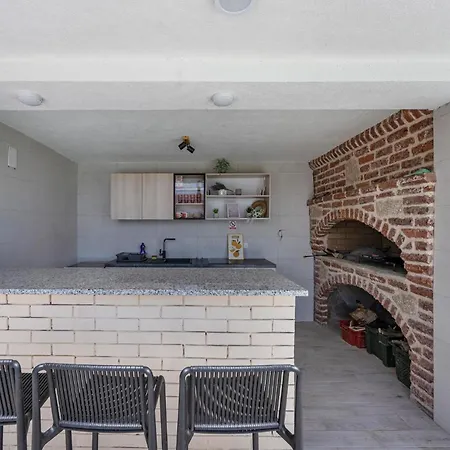 Beautiful In With Kitchen *