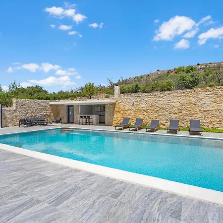 Stunning Home In Skradin 別荘 *