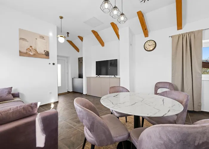 Beautiful In With Kitchen Vakantiehuis