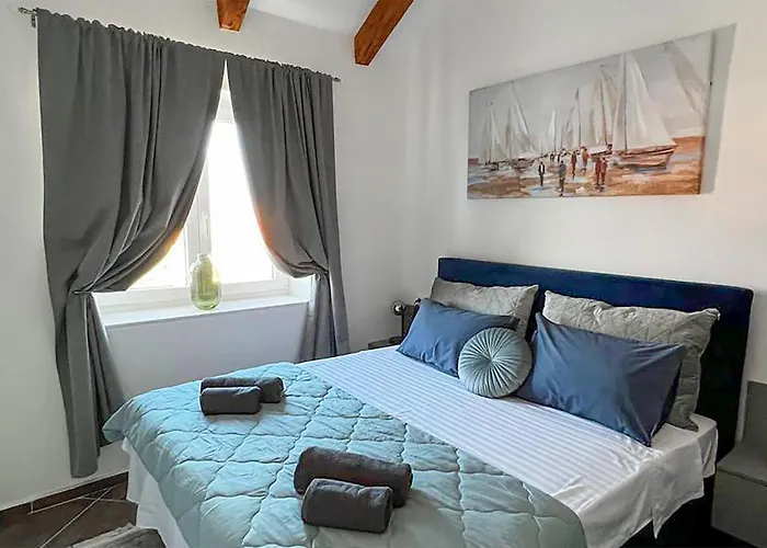 Beautiful In With Kitchen *