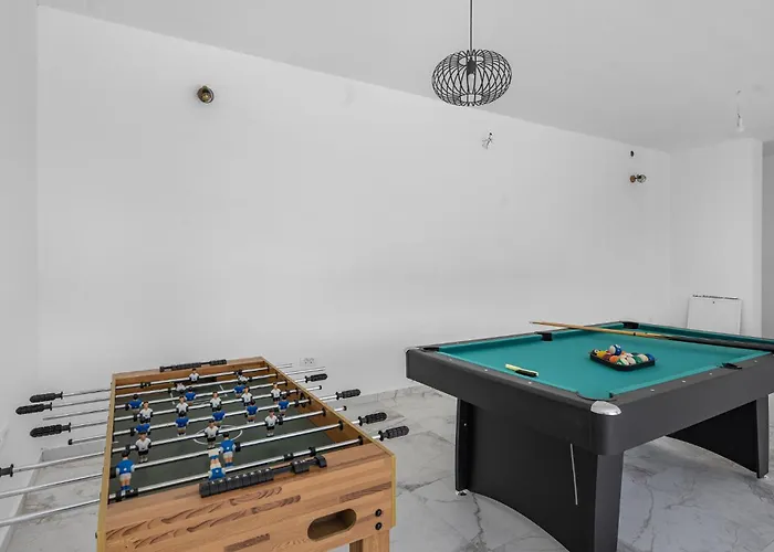 Beautiful In With Kitchen *